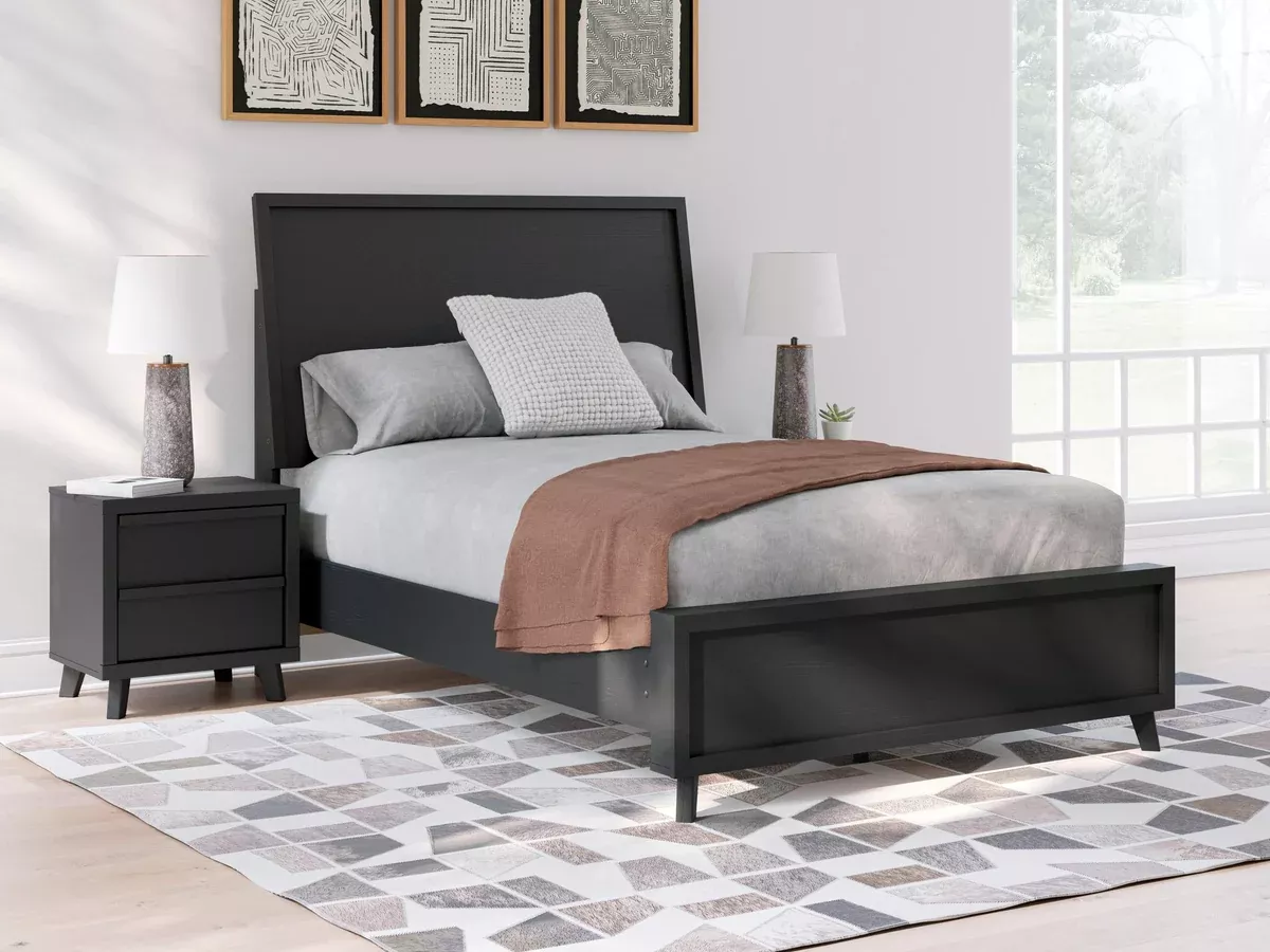 Ashley Express - Danziar Full Panel Bed
