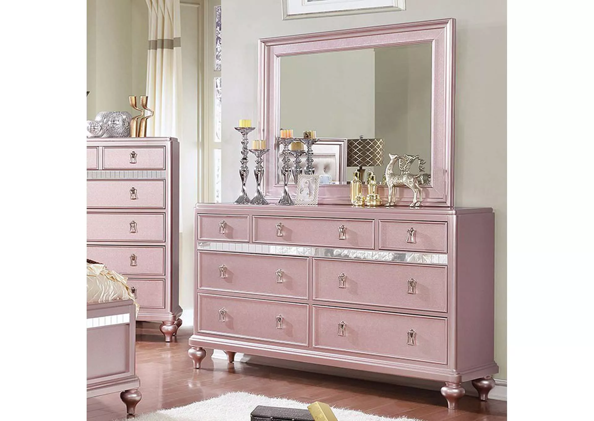 Avior Dresser