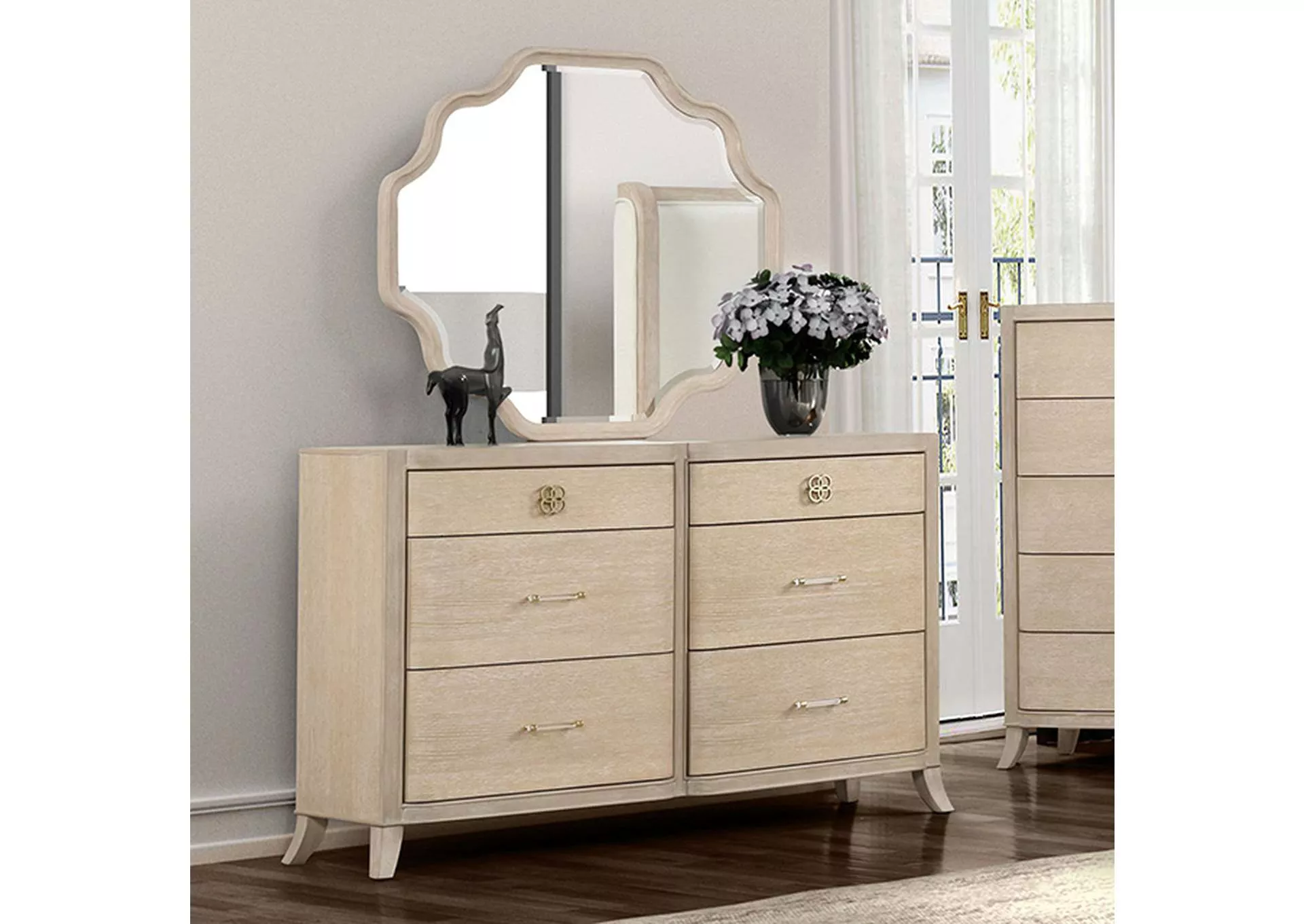 Candra - Dresser