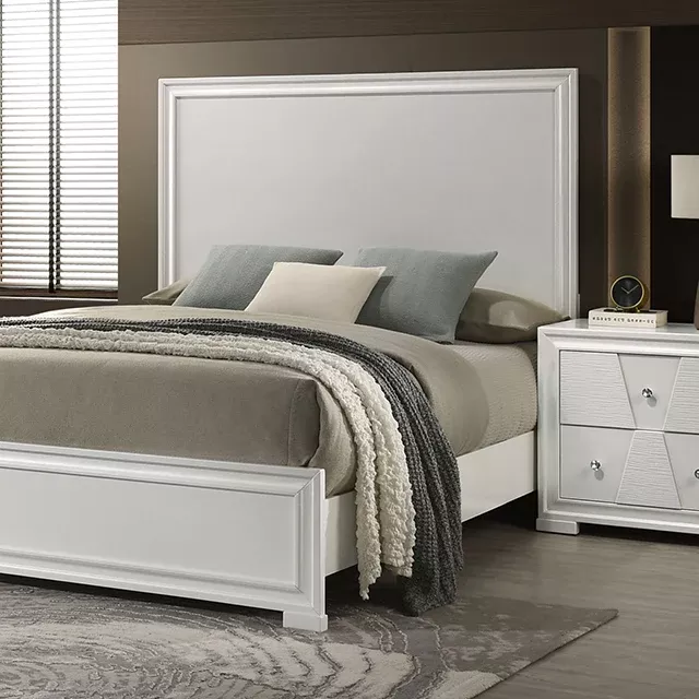 Holsted - Queen Bed