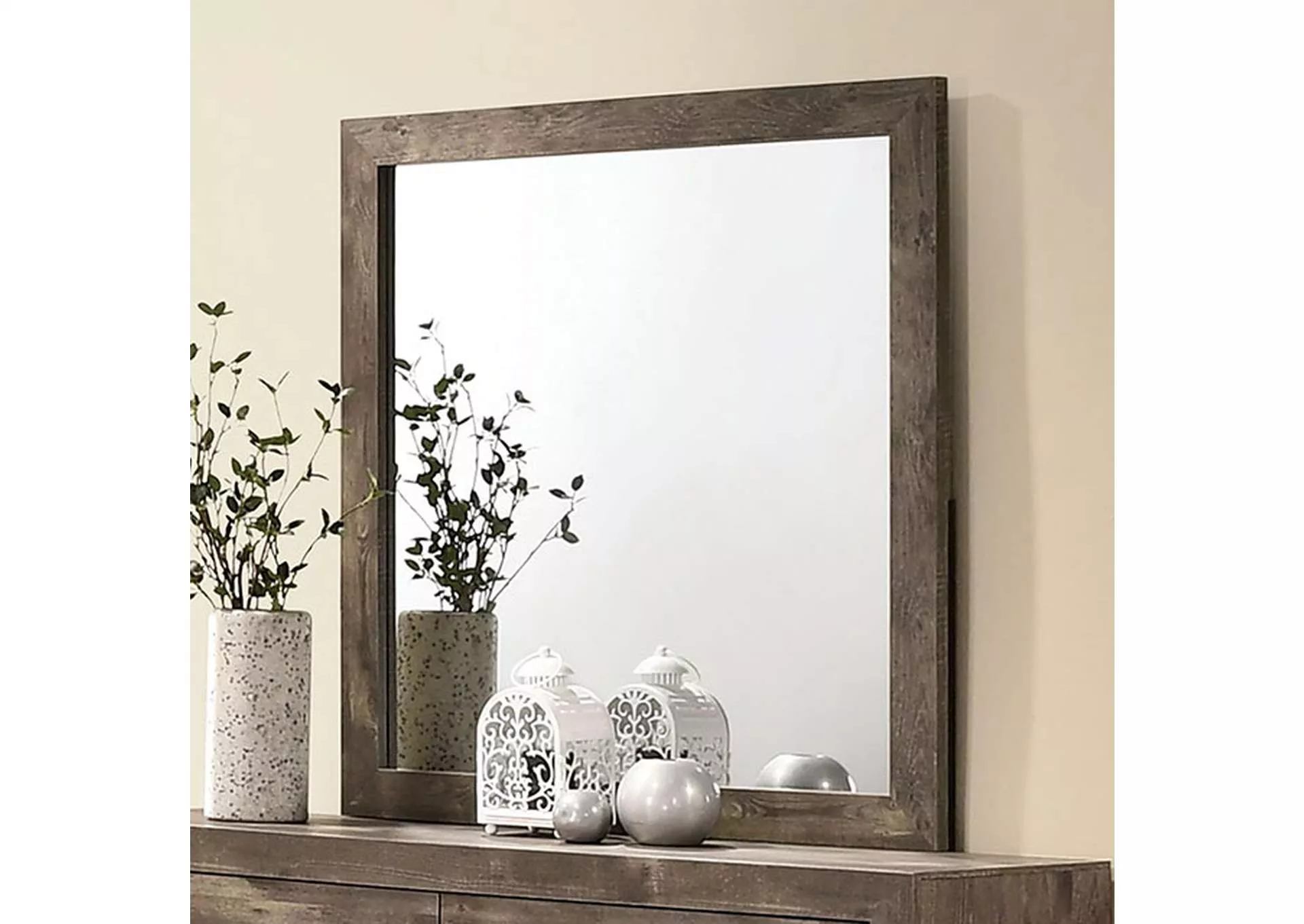 Larissa Mirror