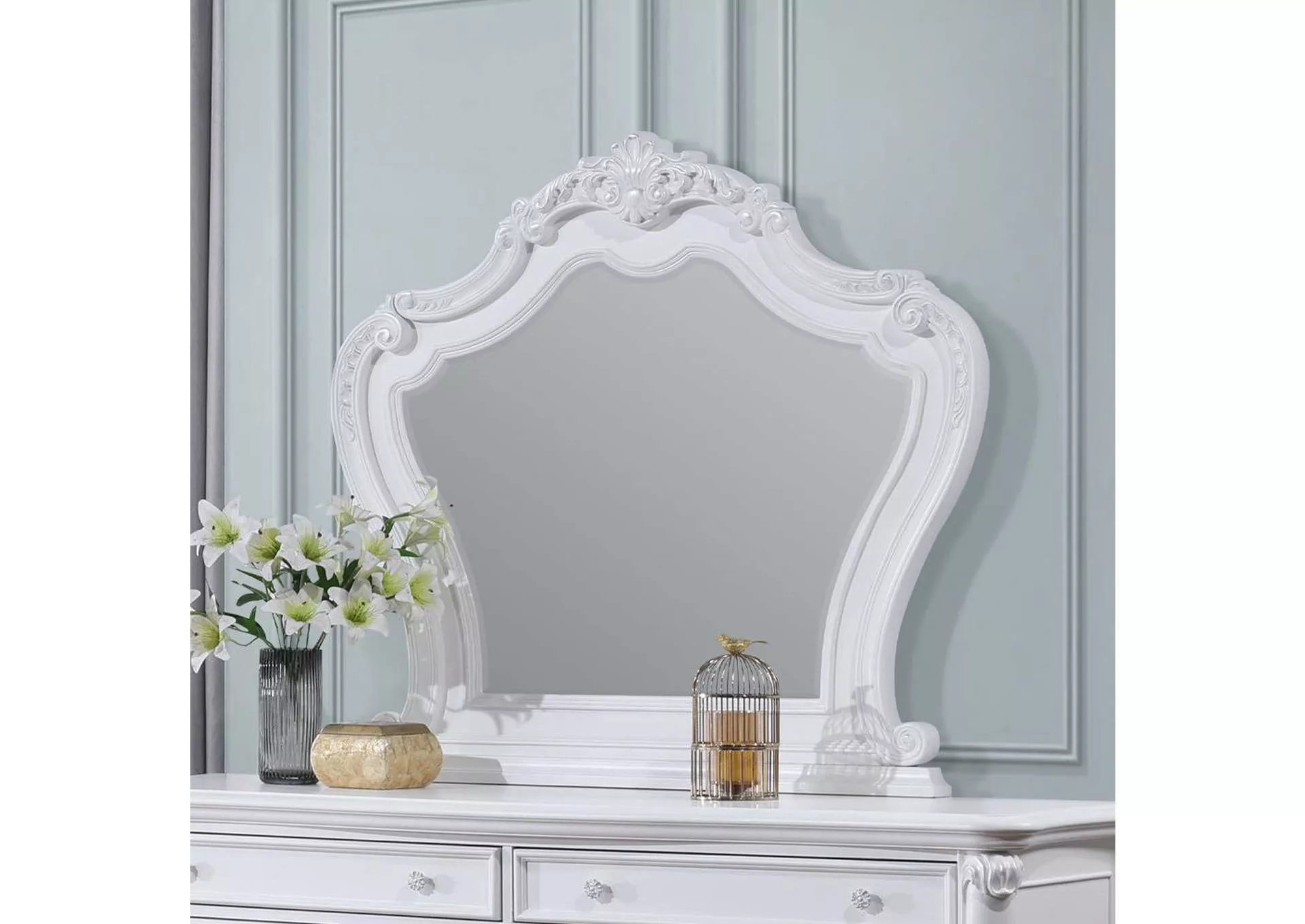 Latisha Mirror