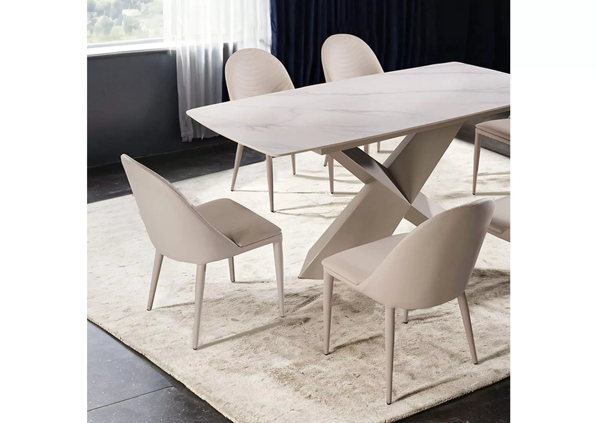Lenvik - Dining Table