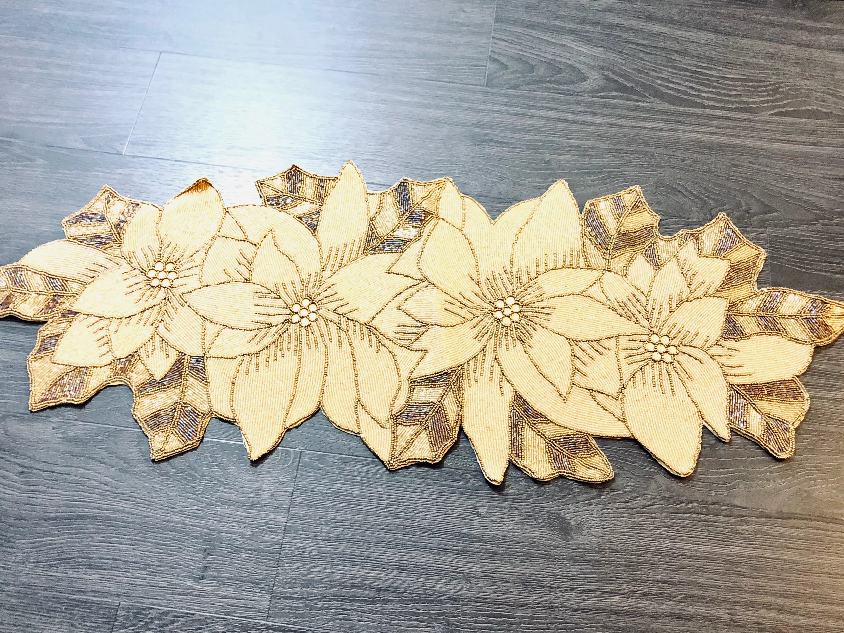 Light & Pro Beaded Glitz Decorative Table Runner