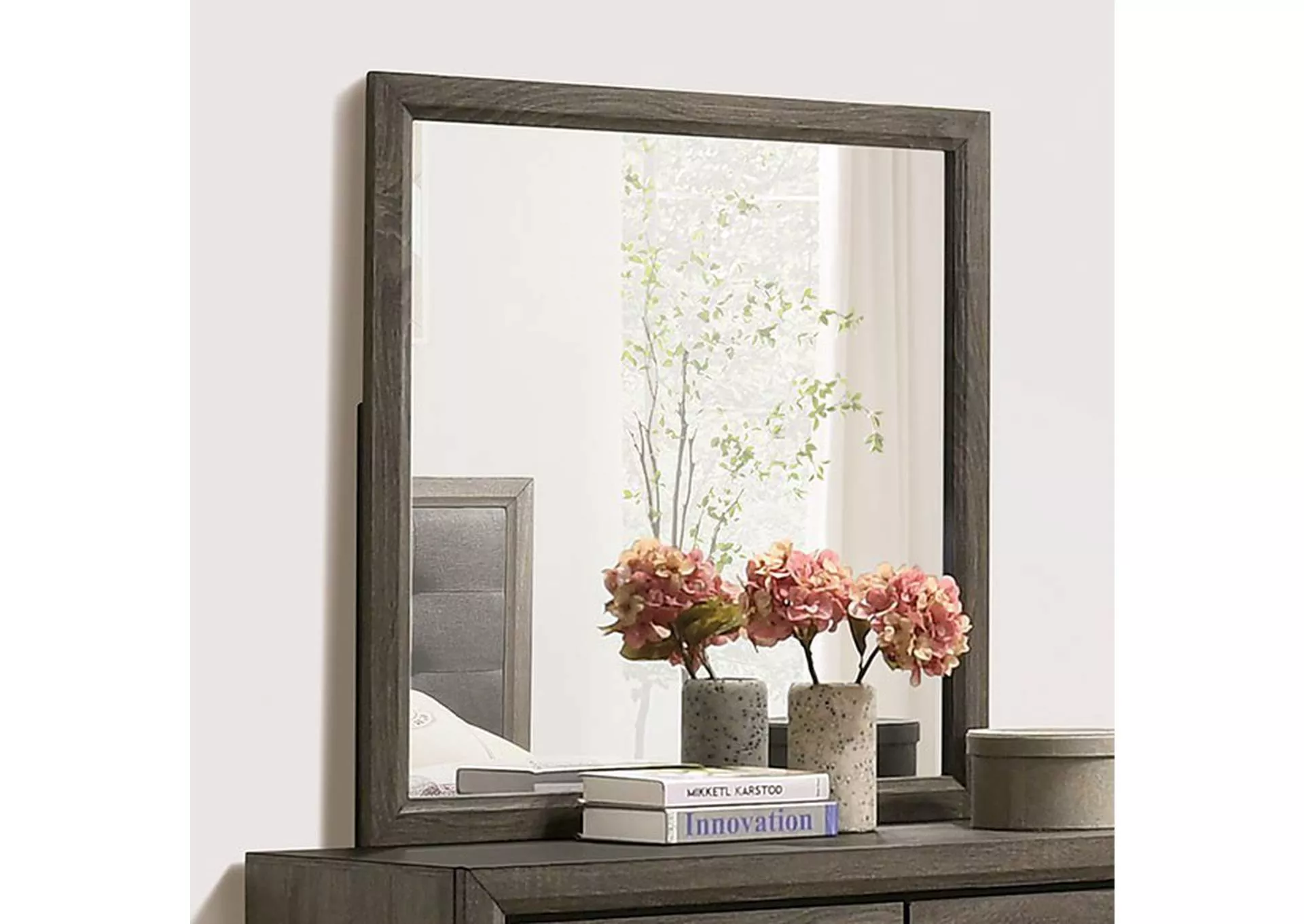 Roanne - Mirror