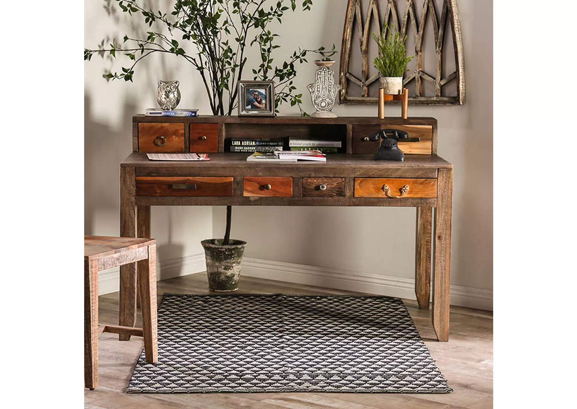 Saffronwald Desk
