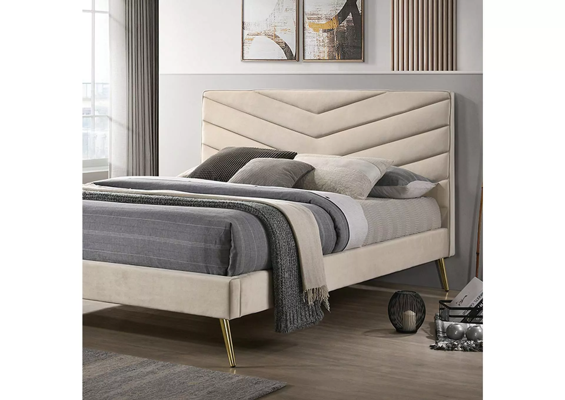 Vivar - Queen Bed